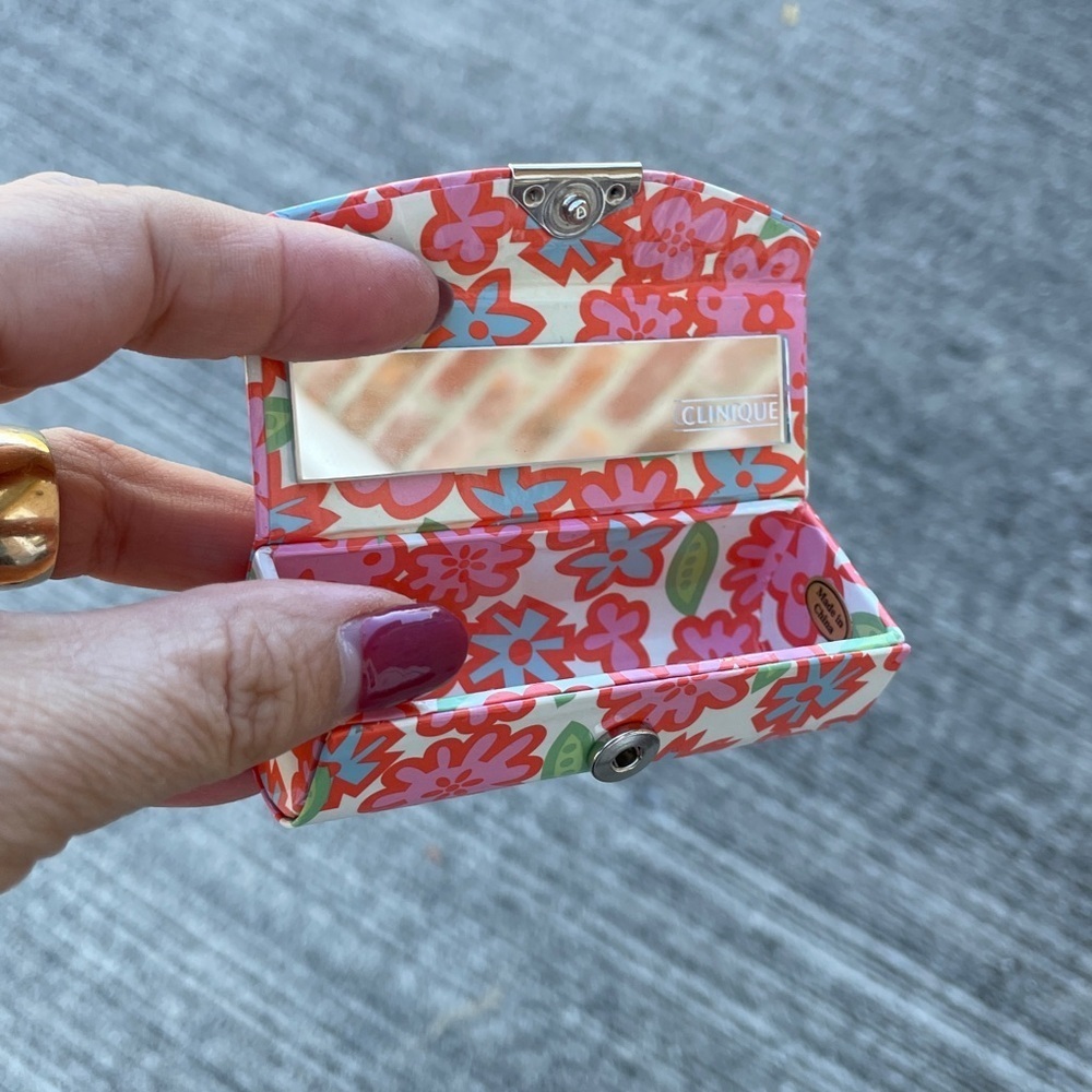 Clinique NWOT Floral Lipstick Case Makeup - Picture 2 of 3